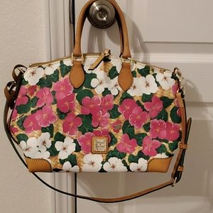 Bag/  Dooney & bourke